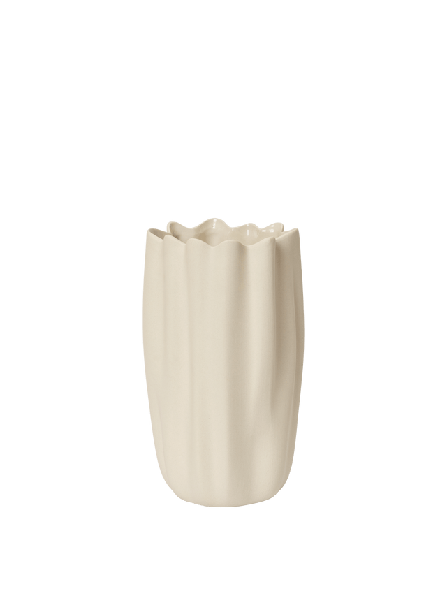 ferm LIVING Nium Vase aus Steingut in Off-White, Höhe 23 cm, freigestellt vor weißem Hintergrund