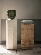 Detailansicht der seitlichen Glasornamente der ferm LIVING Alas Vase
